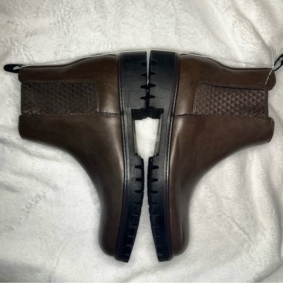 Guess Brown Ankle Boots with Slip-On Design - Picture 3 of 6